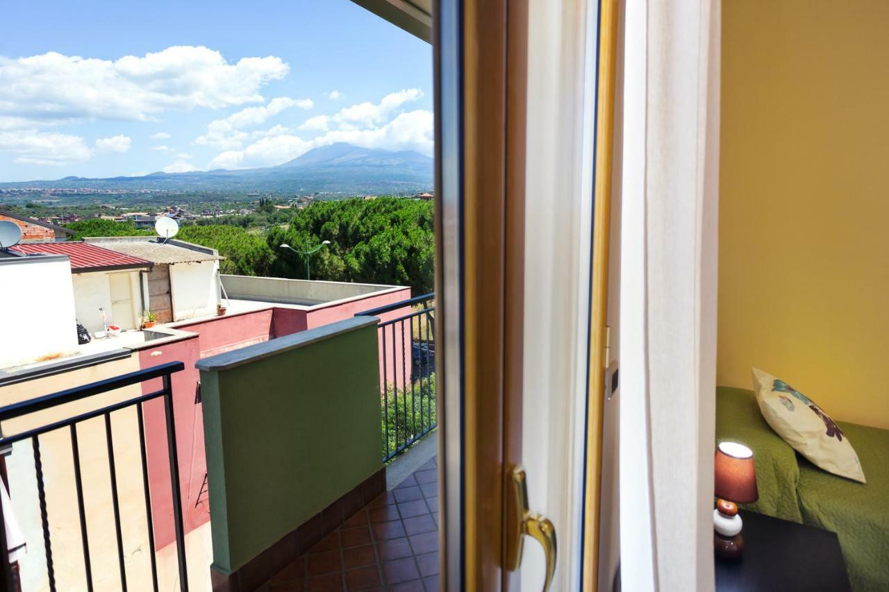 Rocca Degli Etnei Bed & Breakfast Патерно Екстериор снимка
